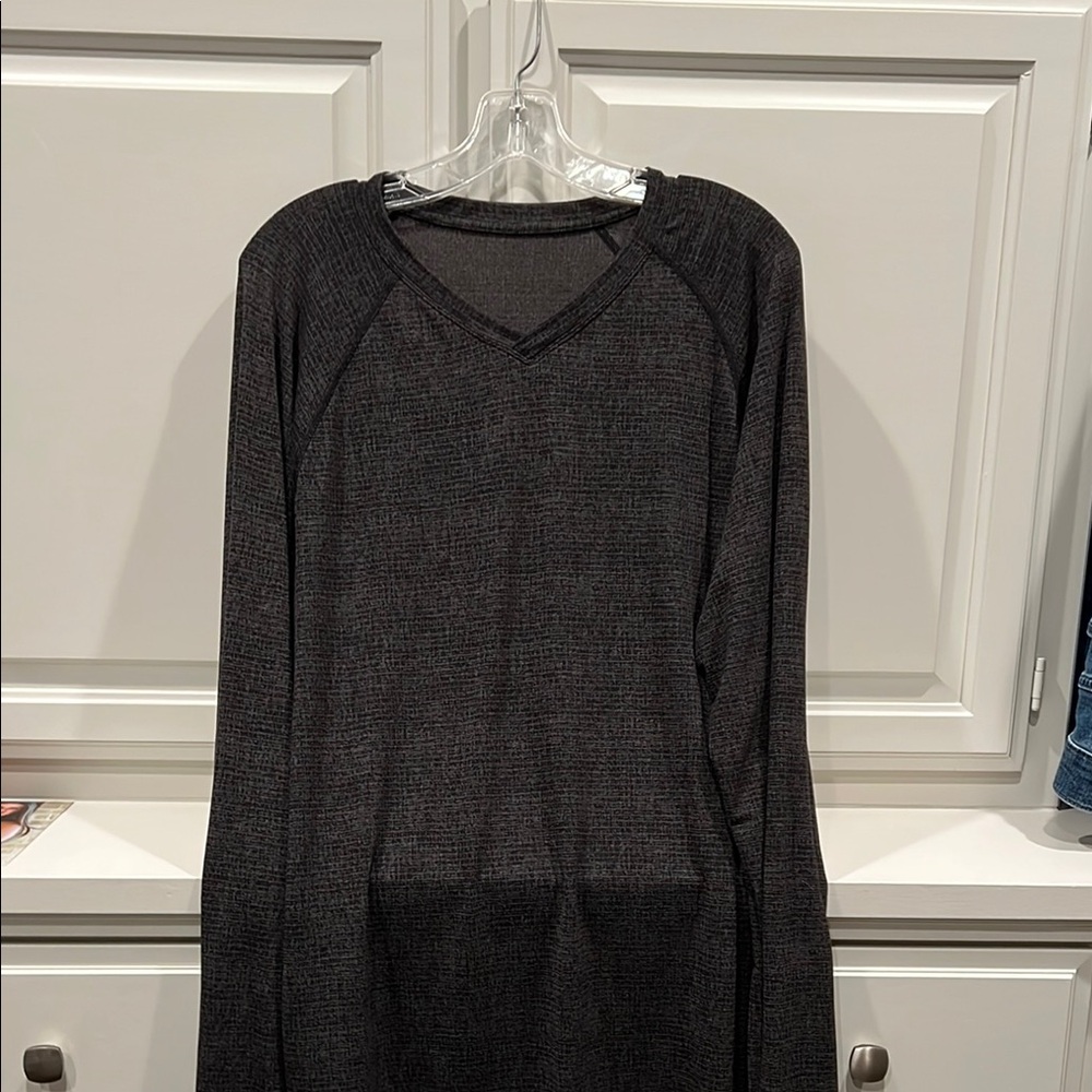 Black Long Sleeve V-Neck Top